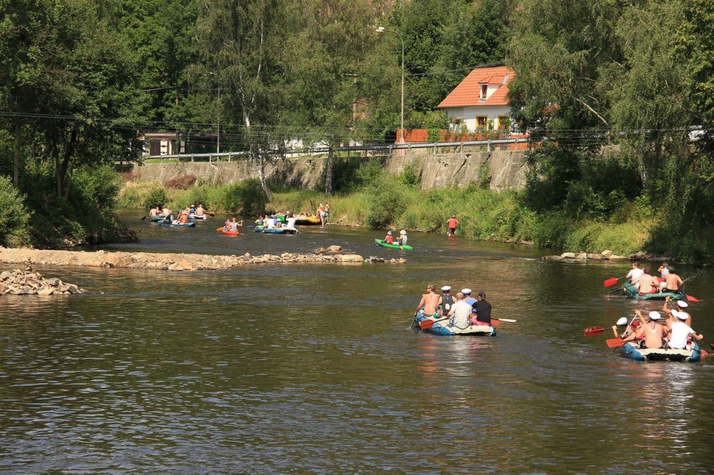 Zabavte děti při splouvání řeky a užijte si parádní výlet na který nezapomenete