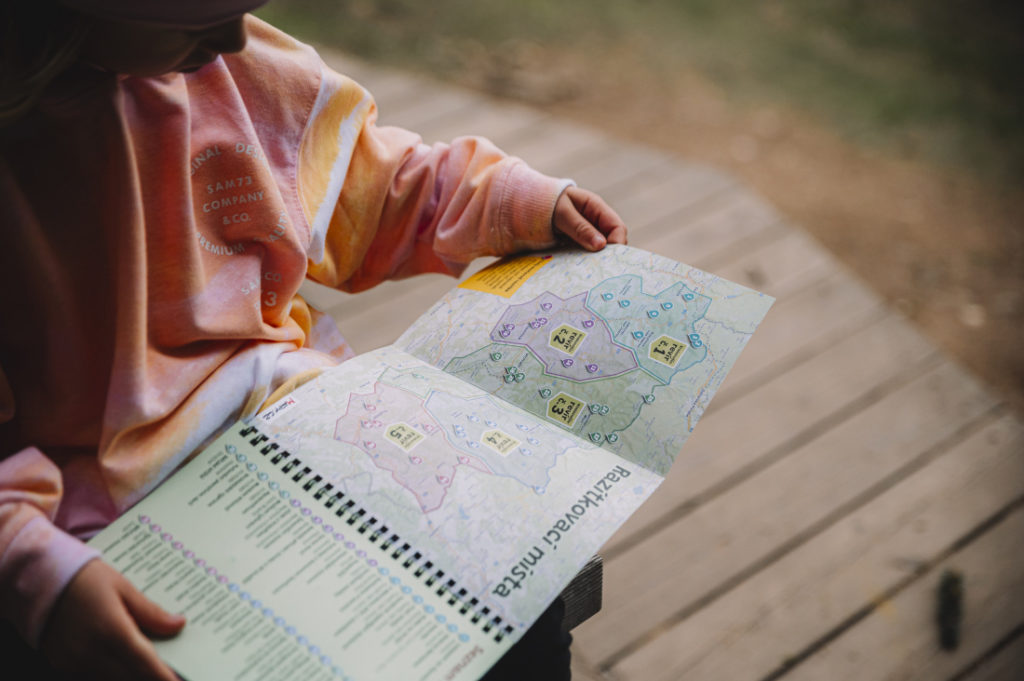 Pohádkové Krkonoše: Razítka, výlety a dobrodružství pro děti po celý rok